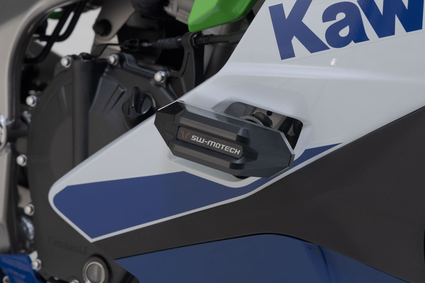 SW-MOTECH / SWモテック フォールパッドキット(ブラック)。Kawasaki ニンジャ ZX4-RR(23-)。 | STP.08.590.11800/B