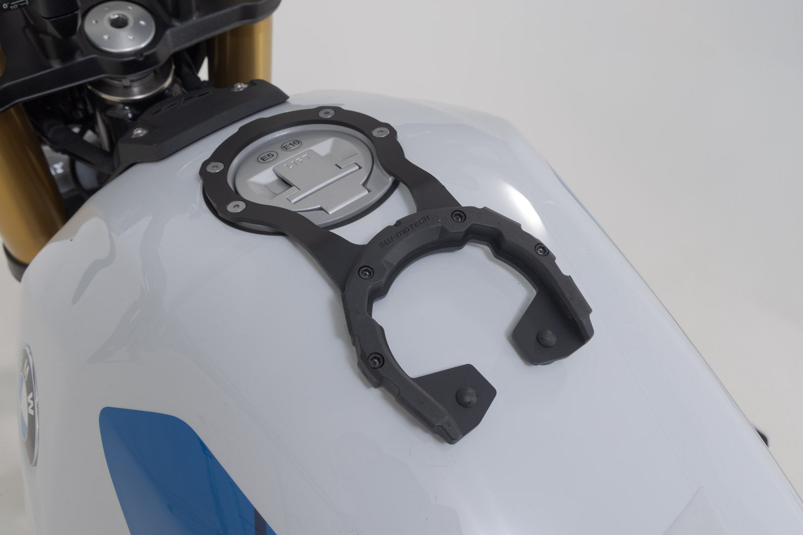 SW-MOTECH / SWモテック PRO タンクリング ブラック。BMW R 12 G/S (24-)。 | TRT.00.787.22200/B
