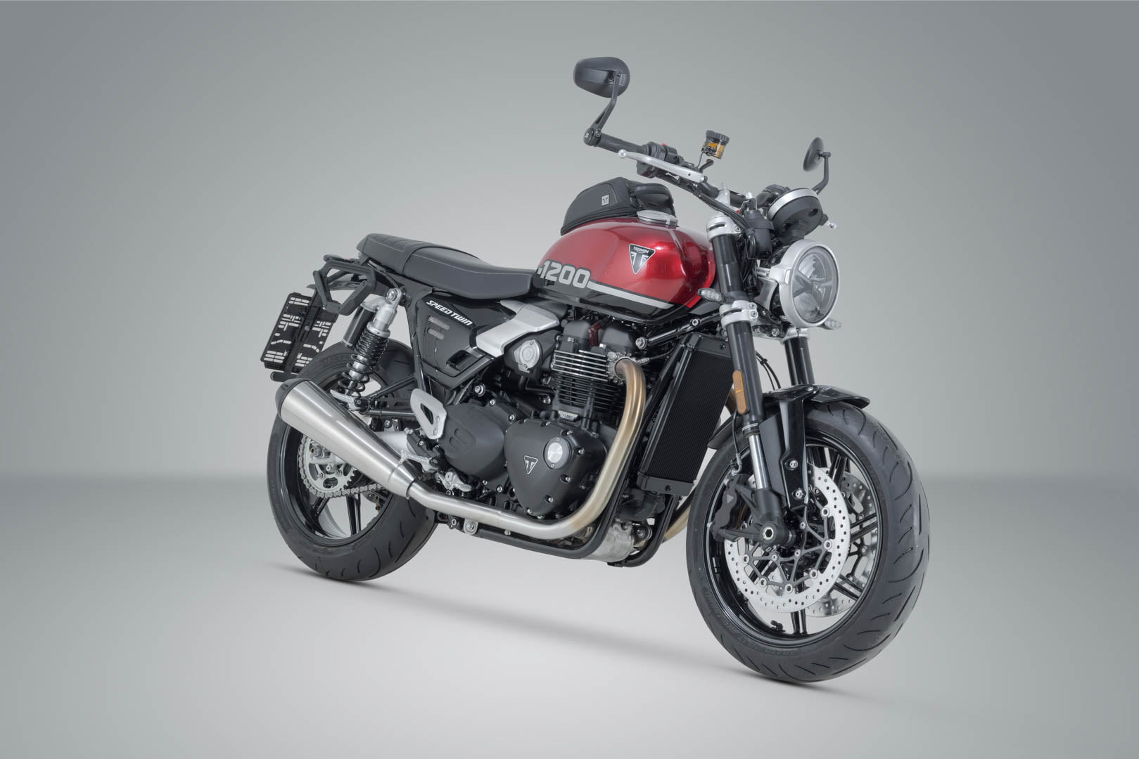 SW-MOTECH / SWモテック V-LOC サイドキャリア(左側) Triumph スピードツイン 1200 (18-)。 | VMC.11.928.10000