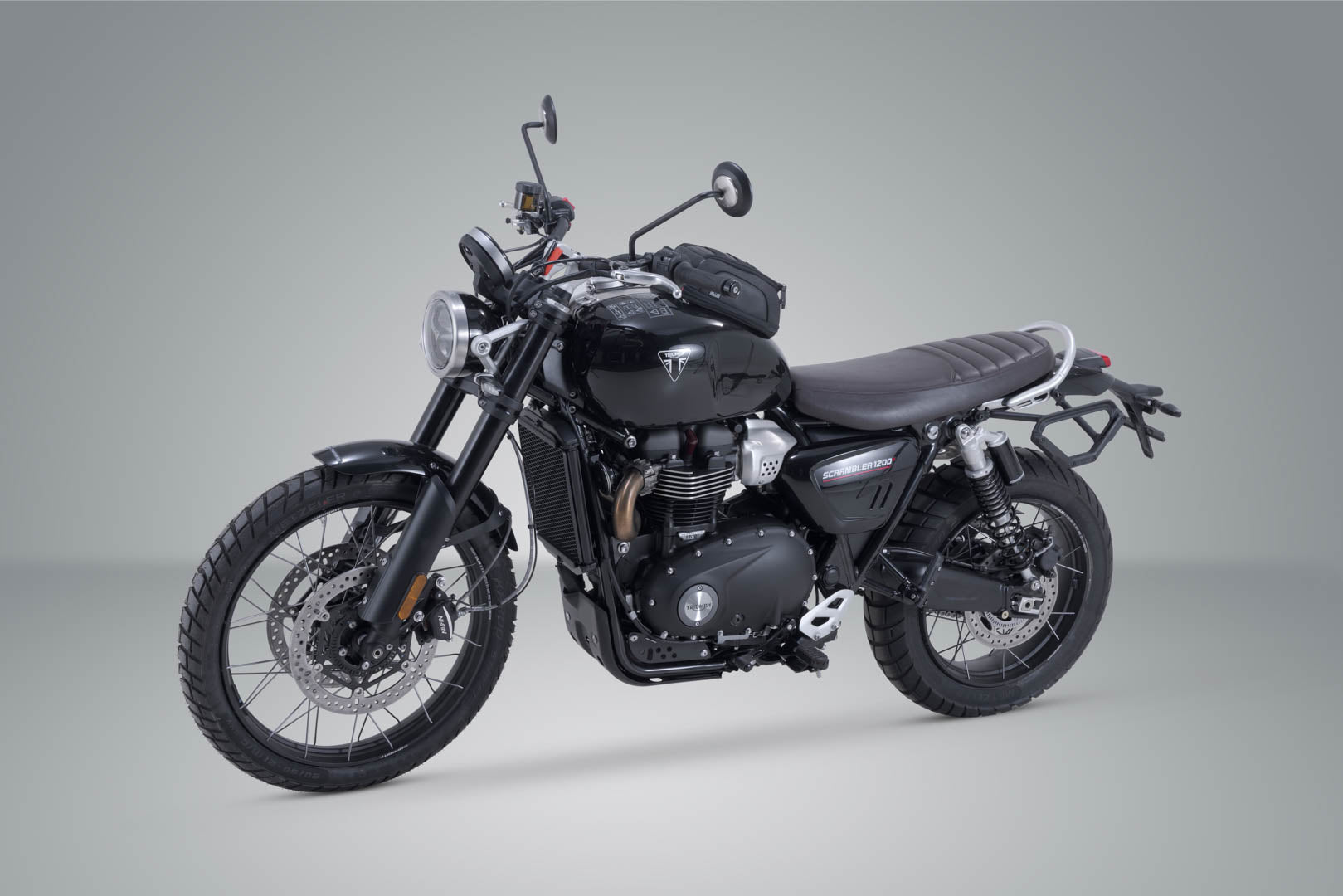SW-MOTECH / SWモテック V-LOC サイドキャリア(左側) Triumph スクランブラー 1200 XC/XE (18-)、X/XE (23-) 用。 | VMC.11.929.10000