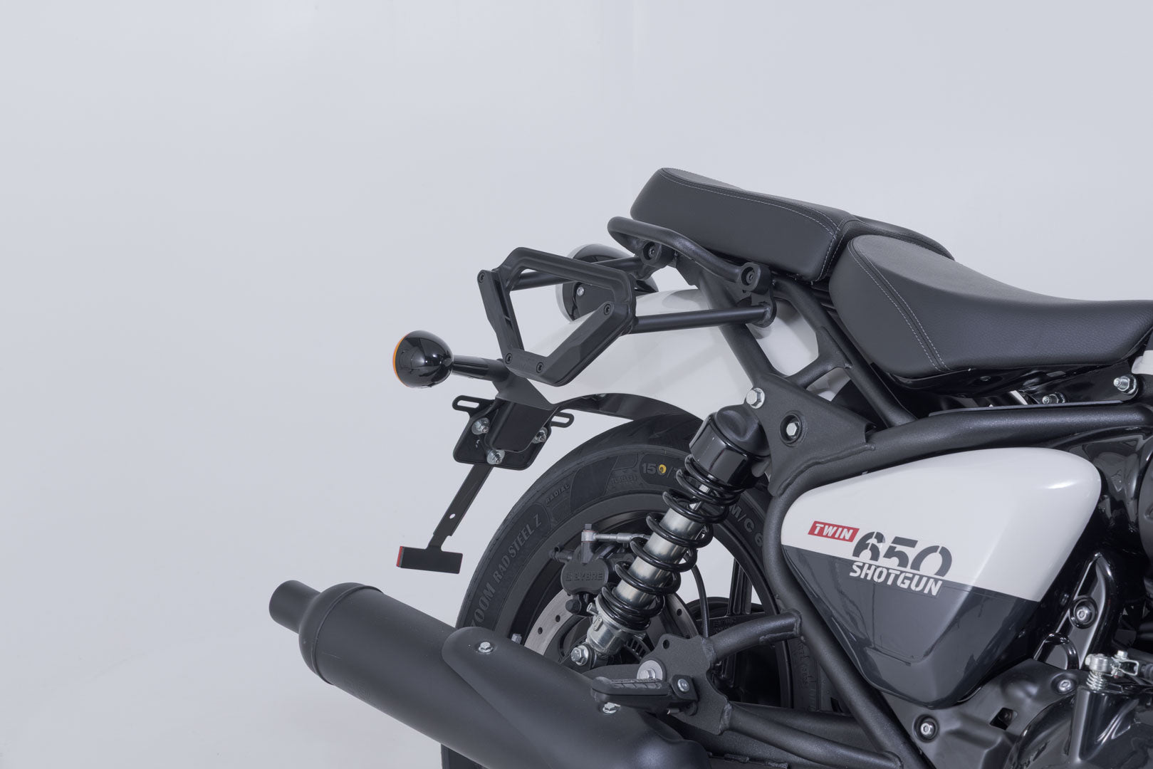SW-MOTECH / SWモテック V-LOC サイドキャリア(右側) ロイヤル・エンフィールド クラシック 650 (24-)/ショットガン 650 (22-)。 | VMC.41.043.11000