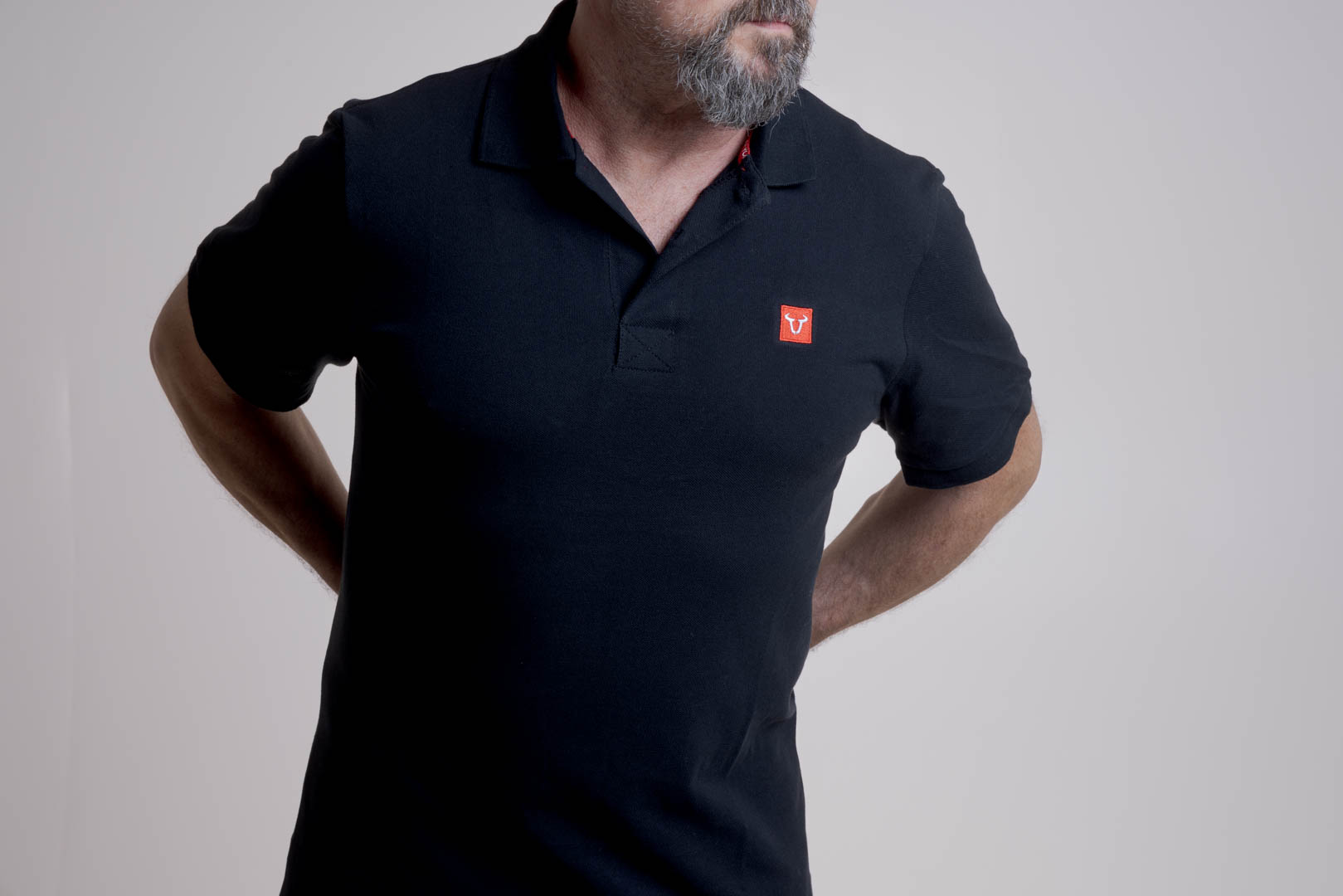 SW-MOTECH / SWモテック ポロシャツ「Core Line」。ブラック。メンズ。サイズ4XL。 | WER.BKL.031.XXXXL.10001