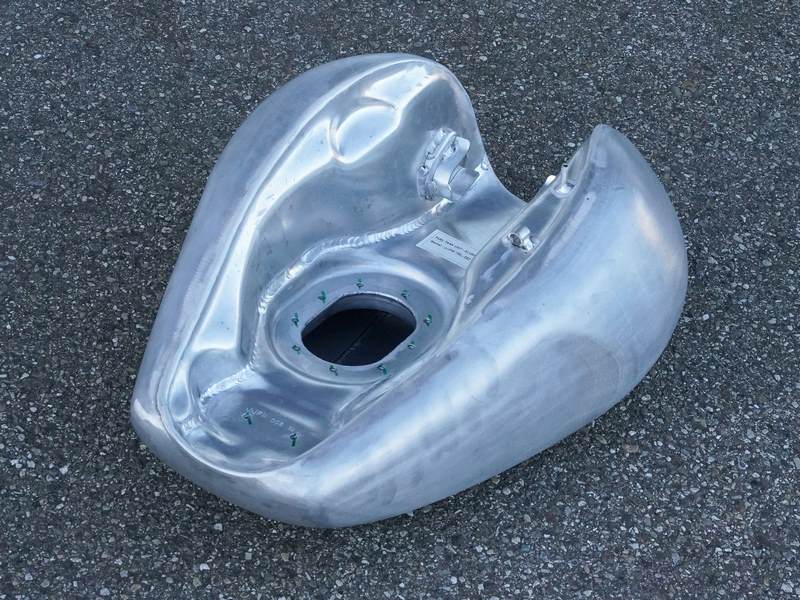 Wunderkind (ワンダーカインド) アルミガスタンクBigger Bobber®コンプリート 未塗装| 106874-F33
