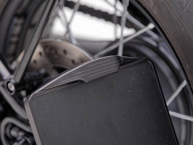 Wunderkind / ワンダーカインド ナンバープレートホルダー 2ストライプ 210x170mm / ブラック | 106975-A98-F15