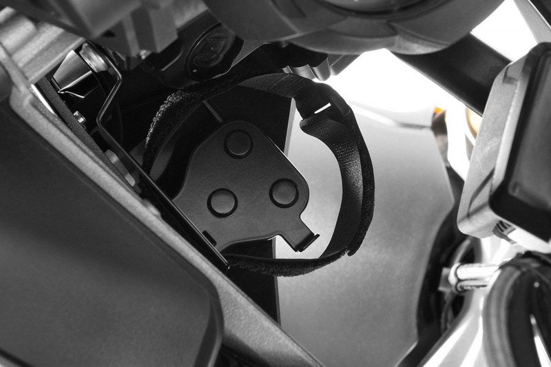 Wunderlich / ワンダーリッヒ Flask ホルダー - ブラック | 43582-002