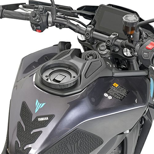 GIVI / ジビ BF90 タンクバッグ用フランジ YAMAHA MT-09 (24-26年モデル) | BF90