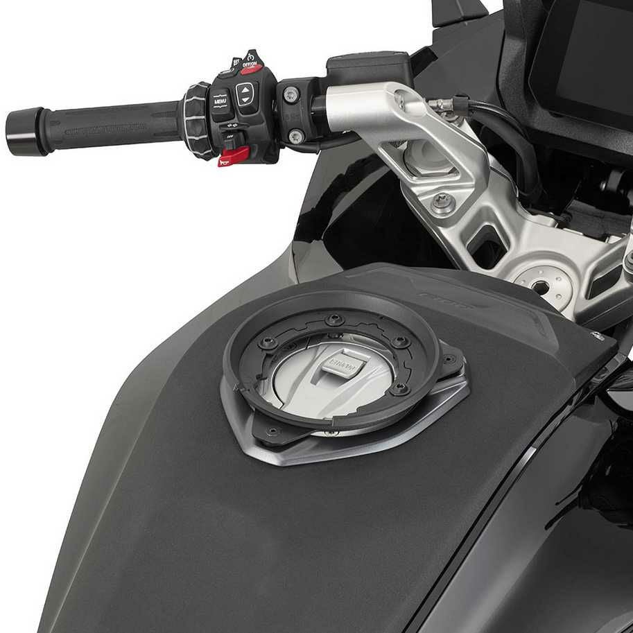 GIVI / ジビ BF99 タンクバッグ用フランジ BMW R 1300 RS (25-26年モデル) | BF99