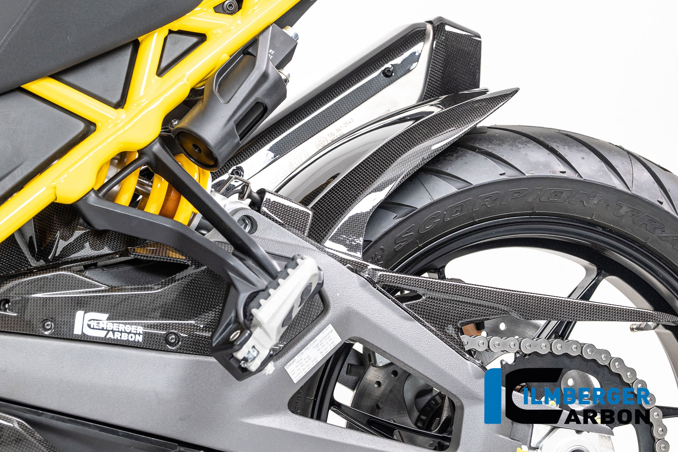 Ilmberger Carbon / イルムバーガー チェーンガード カーボン グロス Ducati Multistrada V4 2025 | CG.KHO.035.MTS25