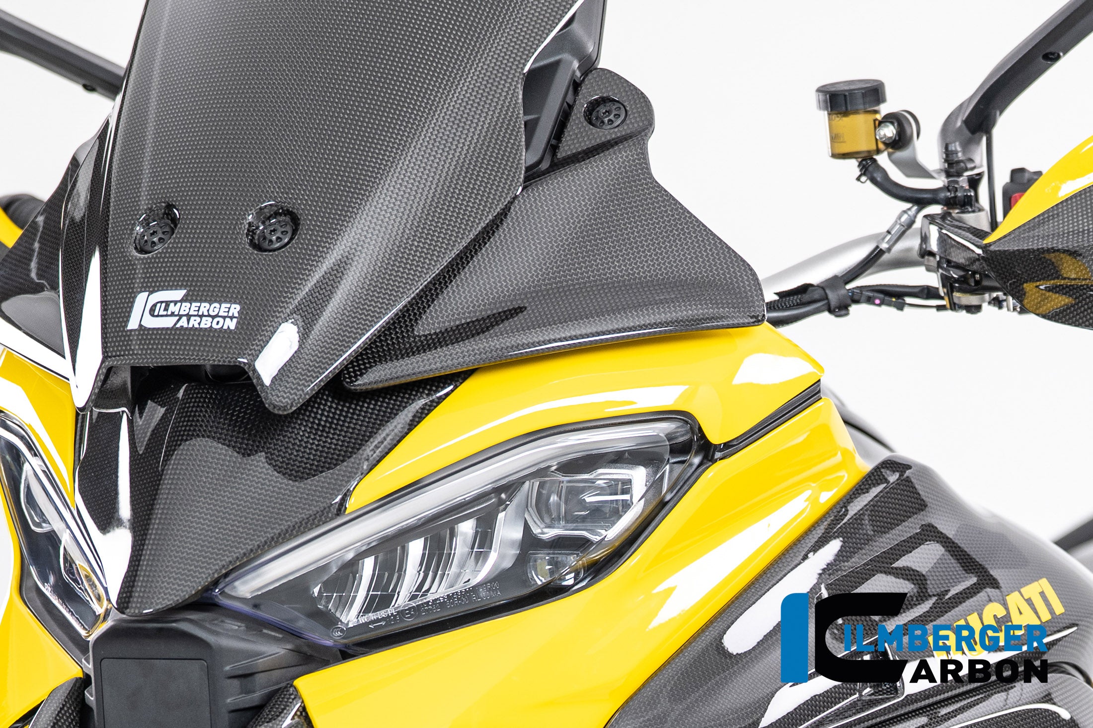 Ilmberger Carbon / イルムバーガー コックピット左側のウィンドディフレクター（カーボン・グロス仕上げ） Ducati Multistrada V4 2025年モデル | CG.WAL.015.MTS25