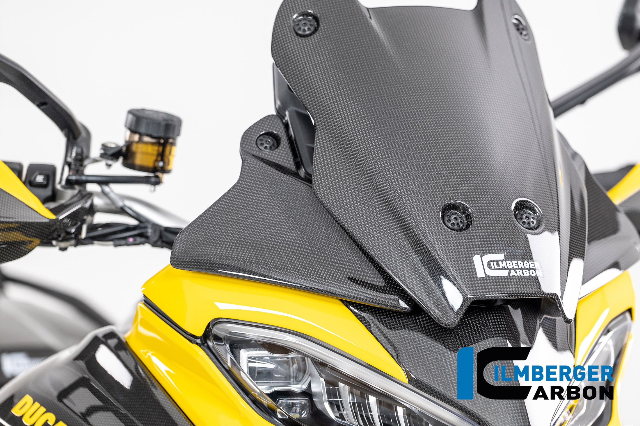 Ilmberger Carbon / イルムバーガー コックピット右側のウィンドディフレクター（カーボン・グロス仕上げ） Ducati Multistrada V4 2025年モデル | CG.WAR.016.MTS25