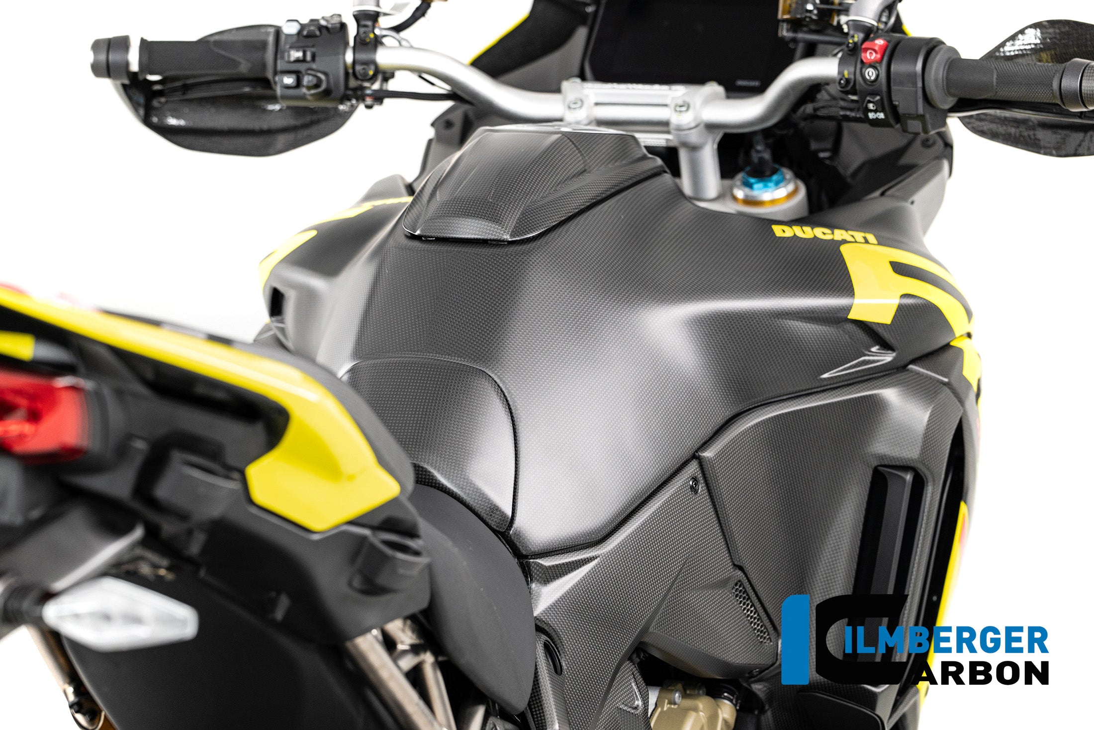 Ilmberger Carbon / イルムバーガー タンクカバー（ラージサイズ） カーボンマット Ducati Multistrada V4 2025年モデル | CM.TAV.040.MTS25