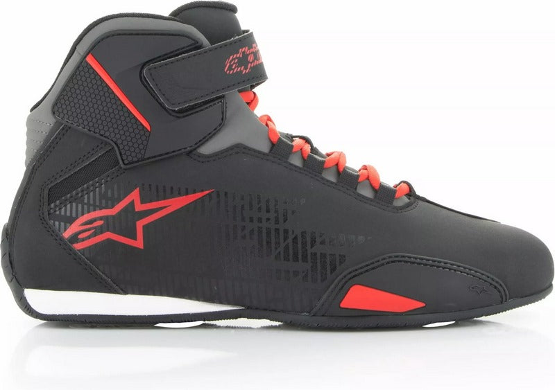 Alpinestars / アルパインスターズ Sektor シューズ ブラック  レッド  ダークグレー | 2515518-1303