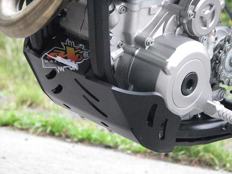 AXP-Racing / エーエックスピーレーシング スキッドプレート PHD 6mm - ブラック | AX1185