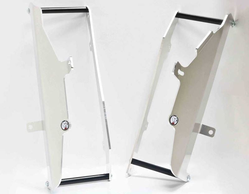 AXP-Racing / エーエックスピーレーシング ラジエーターブレース - ブラックスペーサー | AX1253