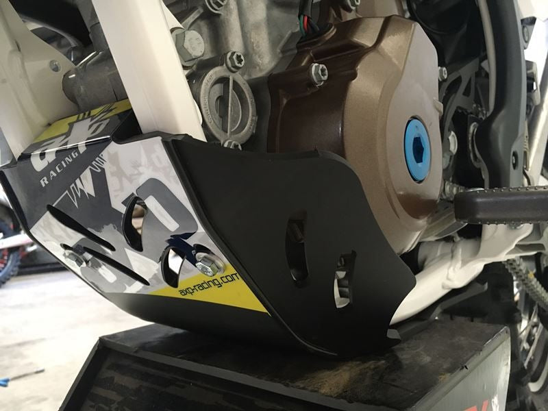 AXP-Racing / エーエックスピーレーシング スキッドプレート PHD 6mm - ブラック | AX1404