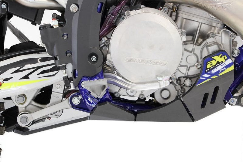 AXP-Racing / エーエックスピーレーシング Xtrem HDPE スキッドプレート - ブラック | AX1424