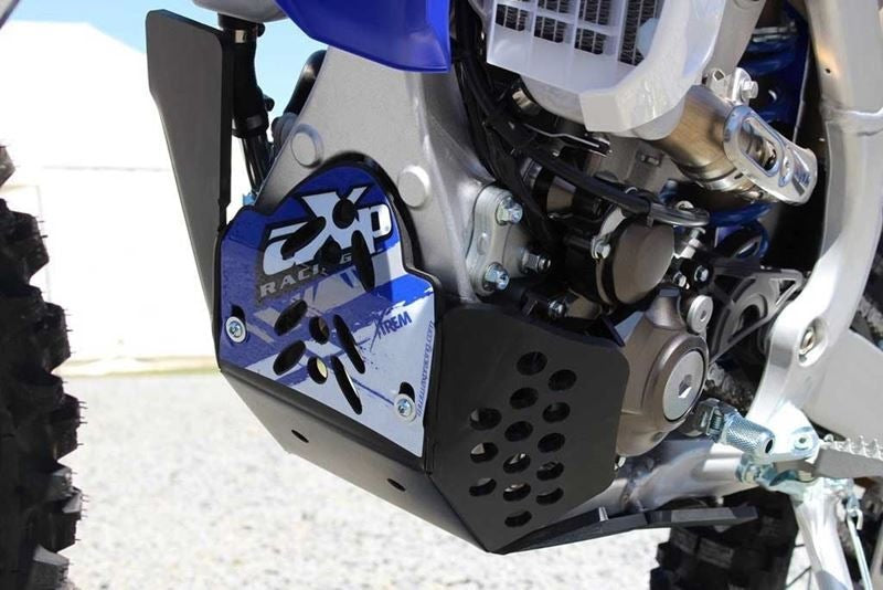 AXP-Racing / エーエックスピーレーシング Xtrem HDPE スキッドプレート - ブラック | AX1427