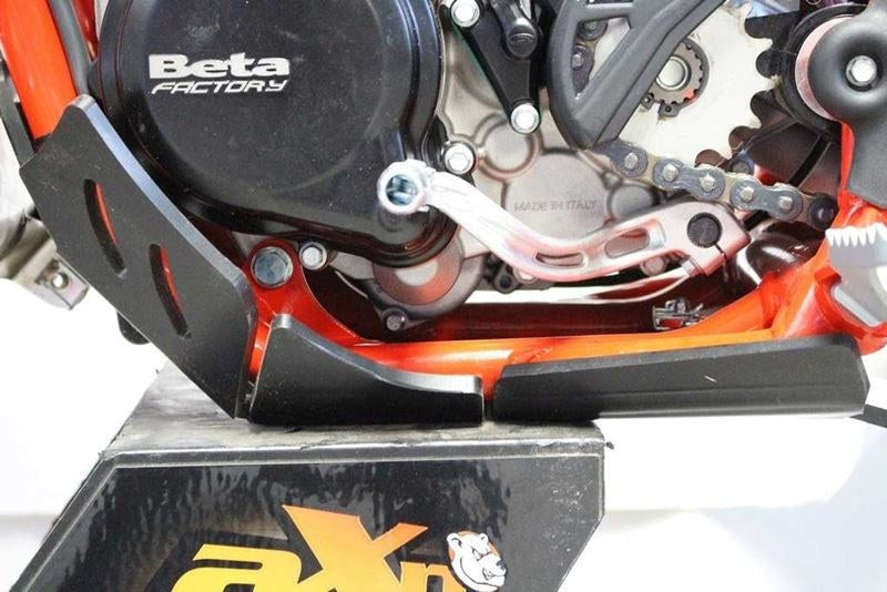 AXP-Racing / エーエックスピーレーシング Xtrem HDPE スキッドプレート - ブラック | AX1430