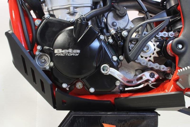 AXP-Racing / エーエックスピーレーシング Xtrem HDPE スキッドプレート - ブラック | AX1431