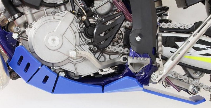 AXP-Racing / エーエックスピーレーシング Xtrem HDPE スキッドプレート - ブルー | AX1434