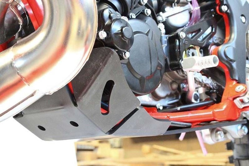 AXP-Racing / エーエックスピーレーシング スキッドプレート PHD 6mm - ブラック | AX1443