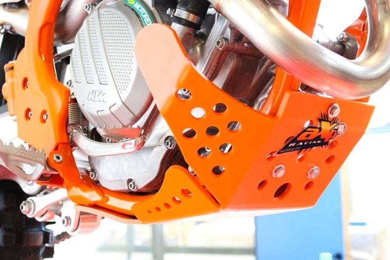 AXP-Racing / エーエックスピーレーシング スキッドプレート PHD 6mm - オレンジ | AX1462