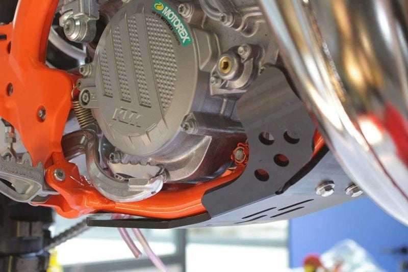 AXP-Racing / エーエックスピーレーシング スキッドプレート PHD 6mm - ブラック | AX1485