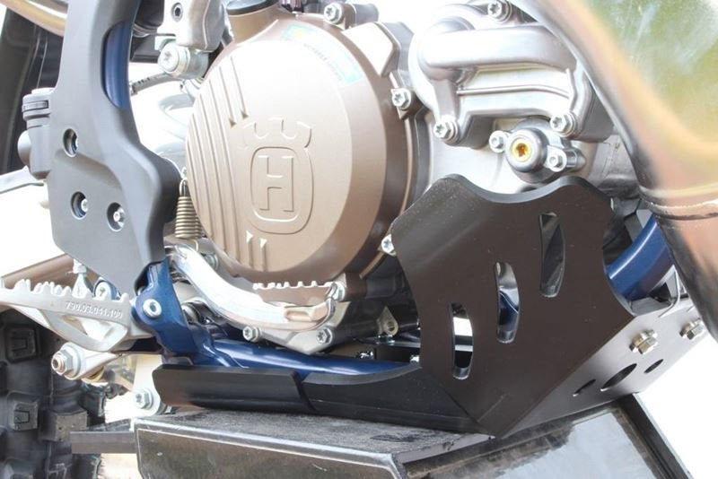 AXP-Racing / エーエックスピーレーシング Xtrem HDPE スキッドプレート - ブラック | AX1504