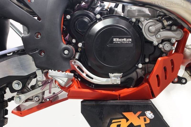 AXP-Racing / エーエックスピーレーシング Xtrem HDPE スキッドプレート - Red | AX1527