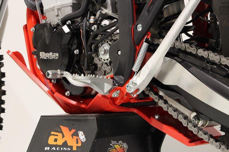 AXP-Racing / エーエックスピーレーシング Xtrem HDPE スキッドプレート - Red | AX1558