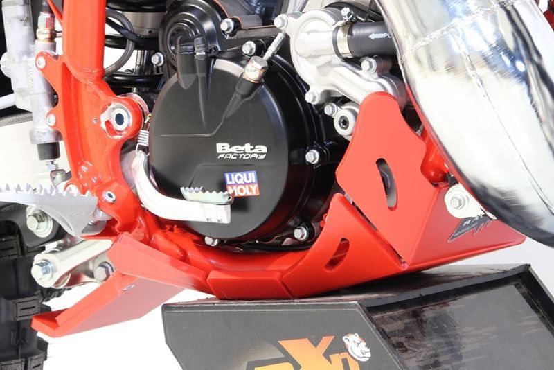 AXP-Racing / エーエックスピーレーシング Xtrem HDPE スキッドプレート - Red | AX1563