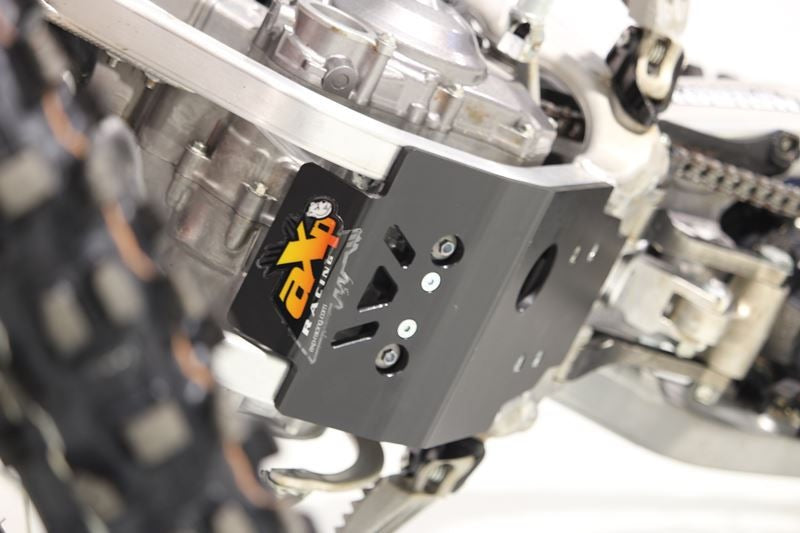 AXP-Racing / エーエックスピーレーシング モトクロス スキッドプレート - ブラック | AX1602
