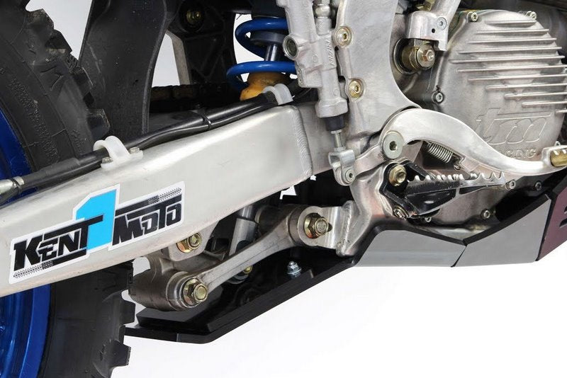 AXP-Racing / エーエックスピーレーシング Xtrem HDPE スキッドプレート - ブラック | AX1624