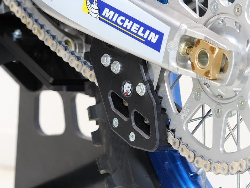 AXP-Racing / エーエックスピーレーシング チェーンガイド - ブラック | AX1633