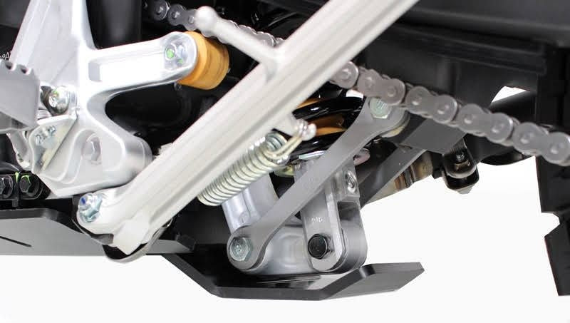 AXP-Racing / エーエックスピーレーシング Adventure スキッドプレート HDPE 8mm - ブラック | AX1634