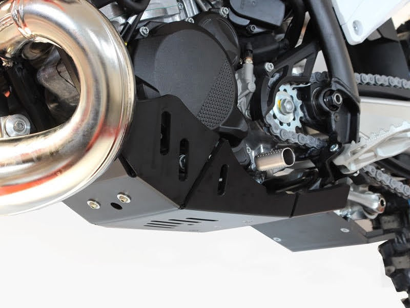 AXP-Racing / エーエックスピーレーシング Xtrem HDPE スキッドプレート - ブラック | AX1638