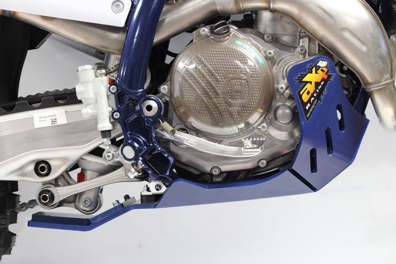 AXP-Racing / エーエックスピーレーシング Xtrem HDPE スキッドプレート - ブルー | AX1657