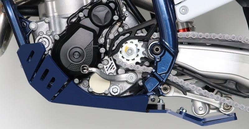 AXP-Racing / エーエックスピーレーシング Xtrem HDPE スキッドプレート - ブルー | AX1663