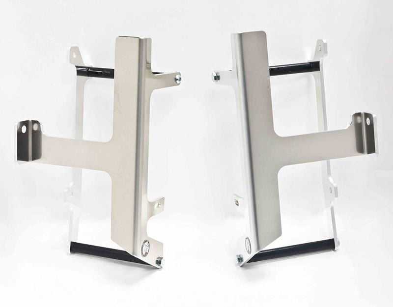 AXP-Racing / エーエックスピーレーシング ラジエーターブレース - ブラックスペーサー | AX3002