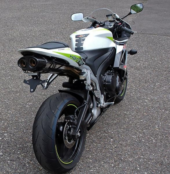Bodis（ボディス）スリップオンマフラー ステンレス Oval Q1 ヨーロッパ公道走行認可 for CBR 600RR(07-) | HCBR600-012