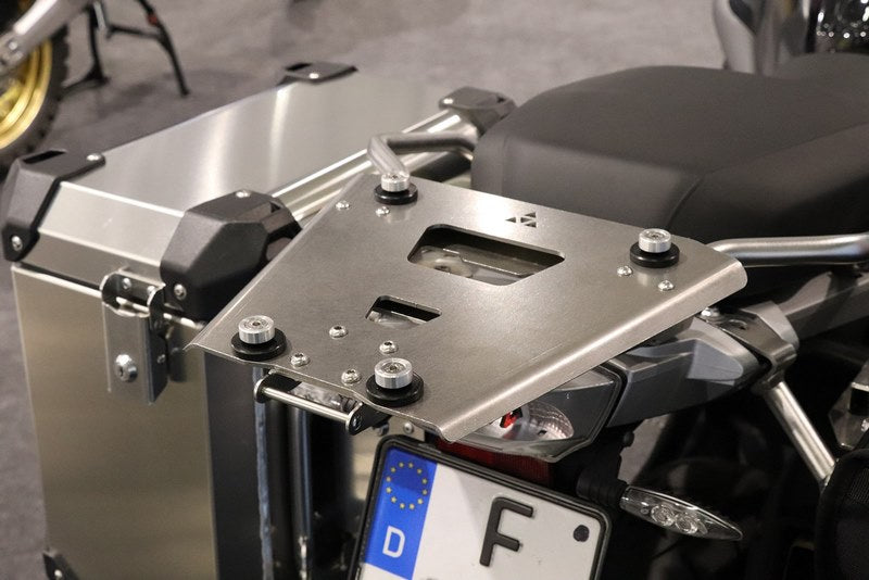 エボトップケース取り付けプレート