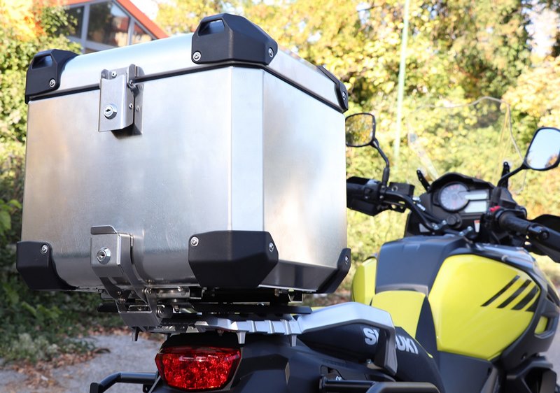 トップケース（トップマウント含む、未処理アルミニウム製）