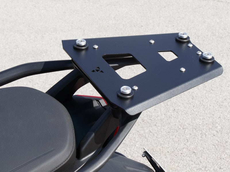 トップケース取り付けプレート