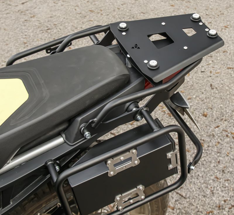 トップケース取り付けプレート