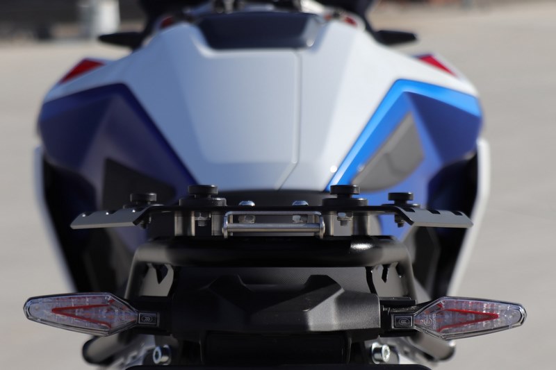 リアラック（トップケース取り付けプレート付属）