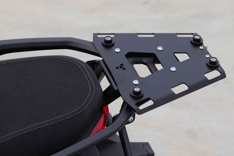 トップケース取り付けプレート