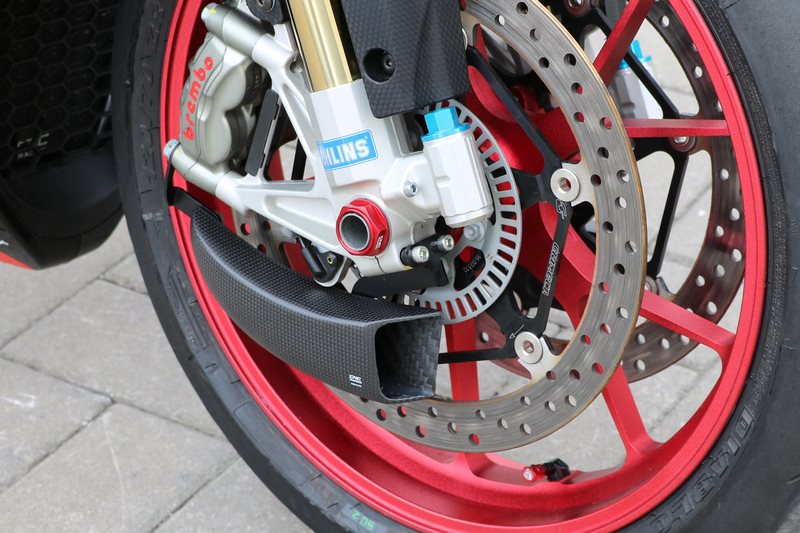 CNC Racing FRONT WHEEL NUT APRILIA | DA402