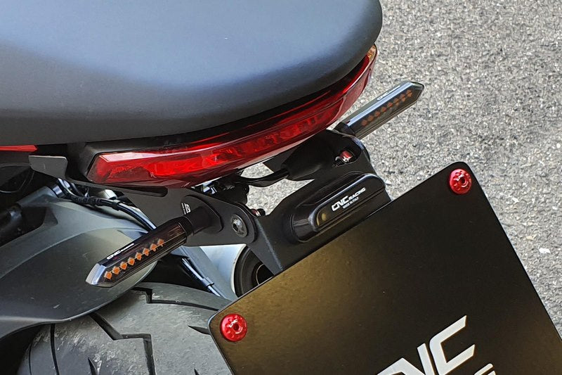 CNC Racing Turn Indicators Cover Sleeves M8 - 2 pcs  Black | IDA80B
