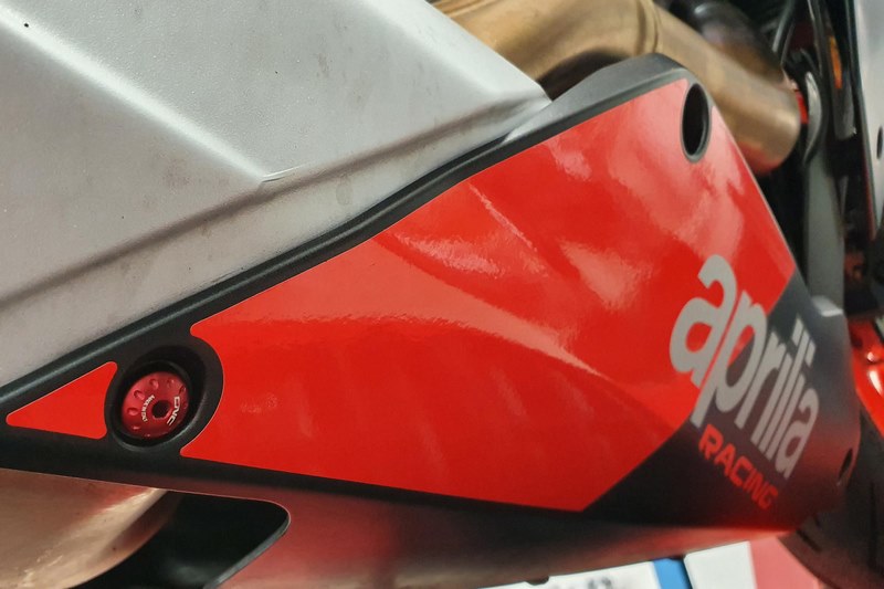 CNC Racing / シーエヌシーレーシング Screw kit - lower fairing Aprilia RS660 | KV464
