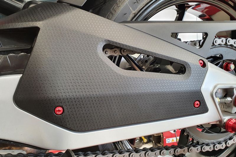 CNC Racing / シーエヌシーレーシング Screw kit - Swingarm cover Aprilia RS660 | KV467
